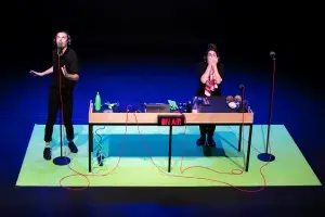 À l'envers, à l'endroit